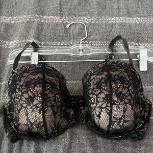 Chic Black Lace Underwire Bra